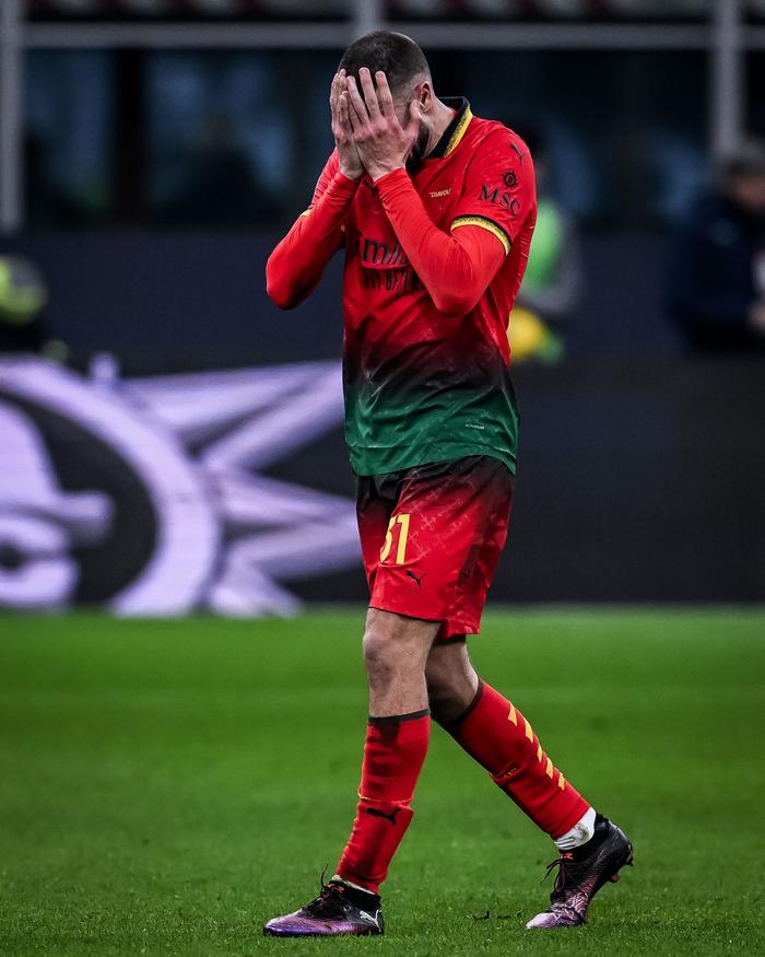 关于AC米兰中场战术脱节,球队连败无解的信息 关于AC米兰中场战术脱节,球队连败无解的信息