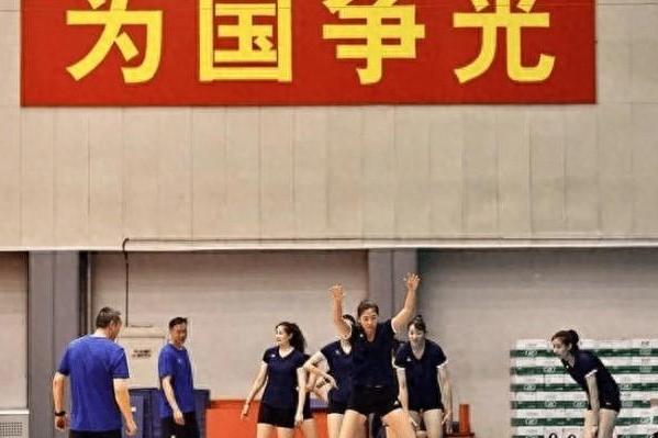 巴塞罗那新帅掌舵,振奋士气谋求重返巅峰的简单介绍 巴塞罗那新帅掌舵,振奋士气谋求重返巅峰的简单介绍