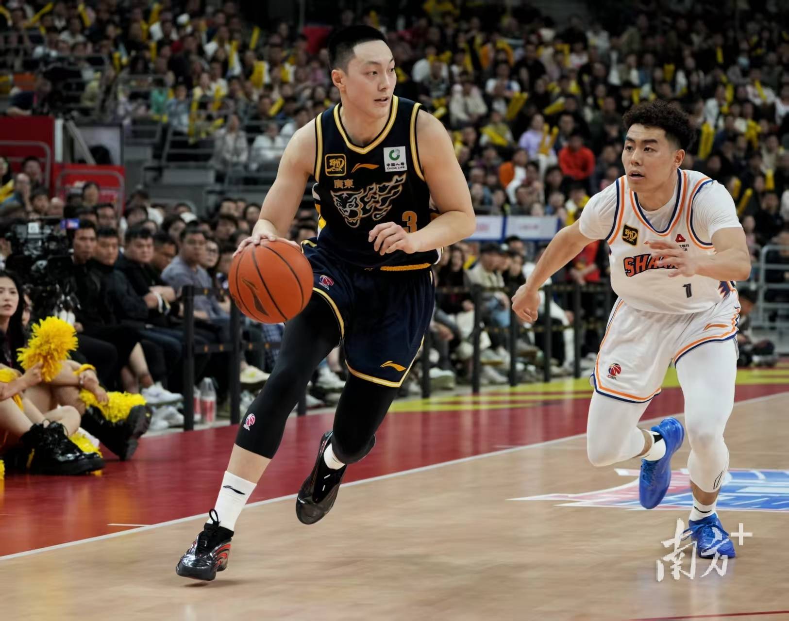 广东队爆发神级表现，CBA季后赛被彻底压制，碾压的简单介绍