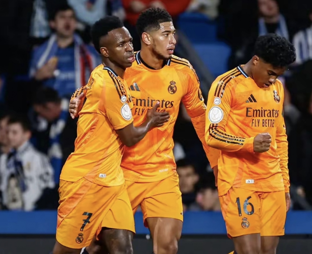 包含皇家社会凭借制胜球，险胜对手的词条