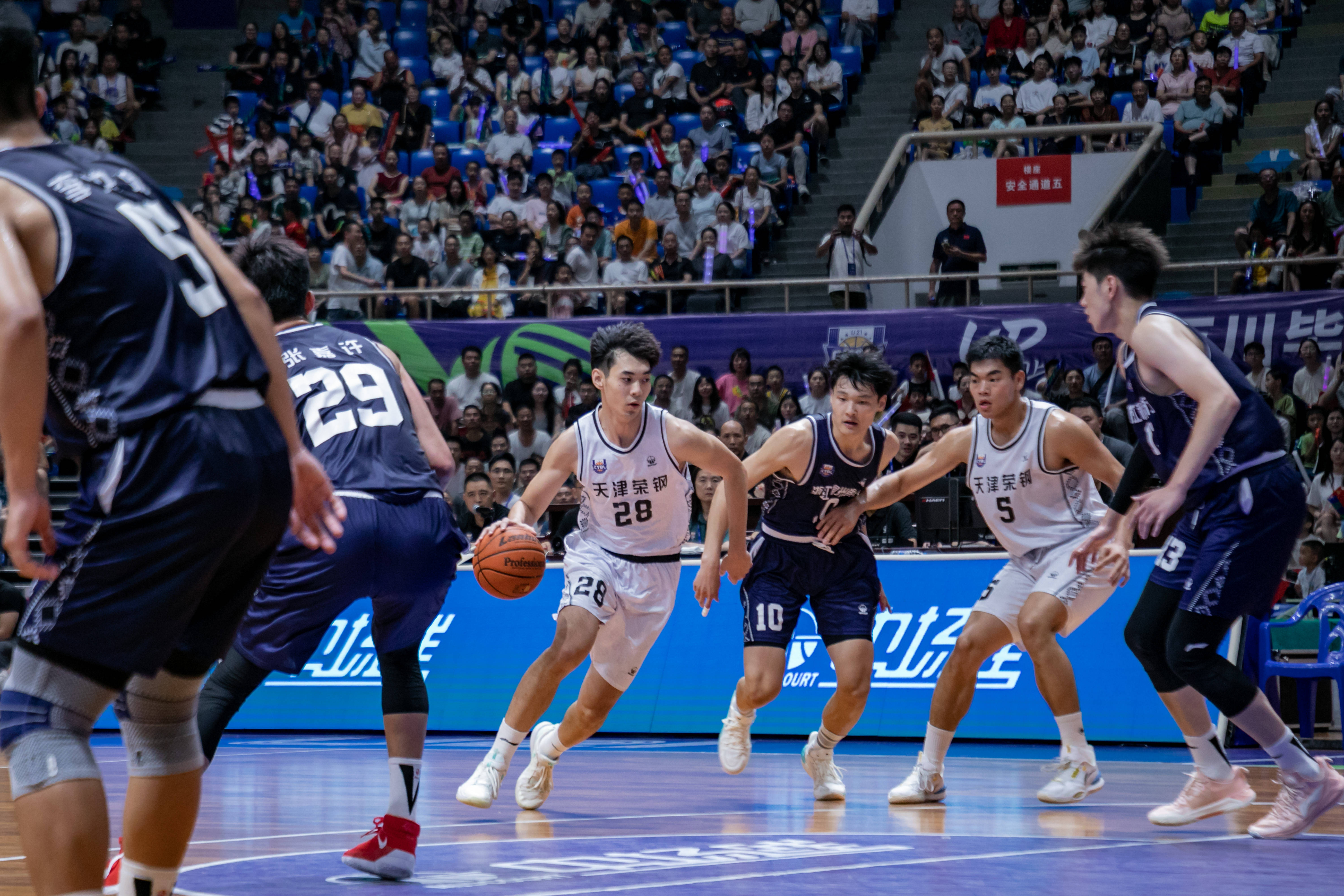 包含浙江男篮集结全力，备战辽宁男篮的词条