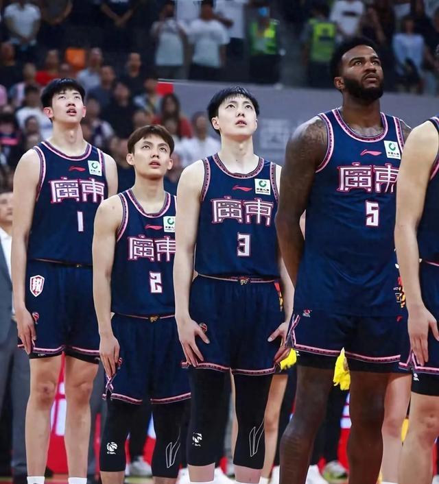 爱游戏在线-广东队员捍卫主场，成功守护主场荣誉的简单介绍