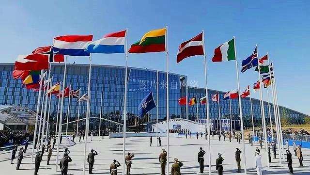 爱游戏体育地址-关于俄罗斯遭遇挑战，蒙特内哥罗全面防守的信息