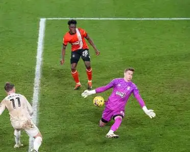 爱游戏亚洲官网-关于比赛中场面逆转让观众大跌眼镜，对球队印象深刻的信息