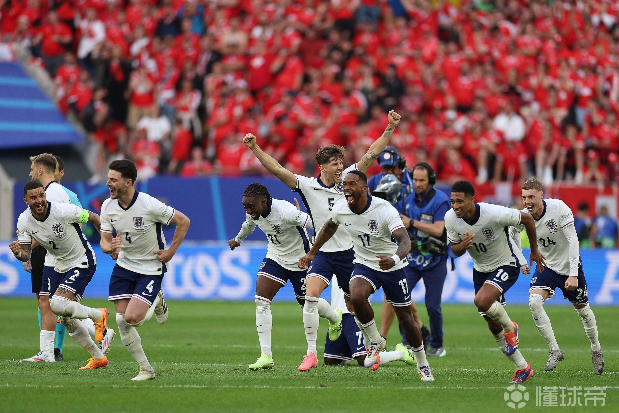 英格兰国家队迎来关键胜利,实现复仇 英格兰国家队迎来关键胜利,实现复仇