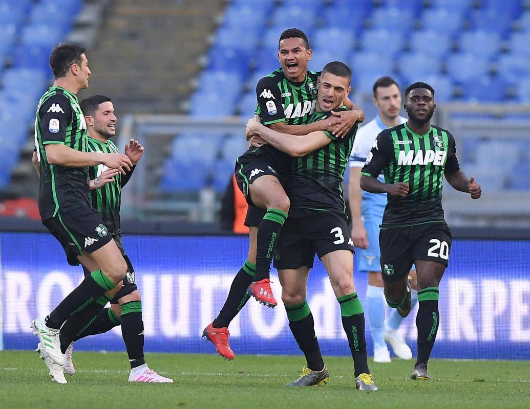 爱游戏体育平台-包含萨索洛客场爆冷击败热那亚，守住保级底线的词条