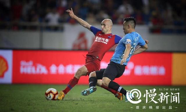 包含重庆斯威击败大连人，全队高昂士气的词条