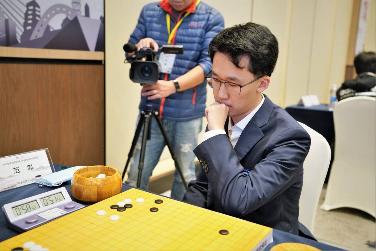 爱游戏体育平台-首尔联赛东道主球队勇夺冠军