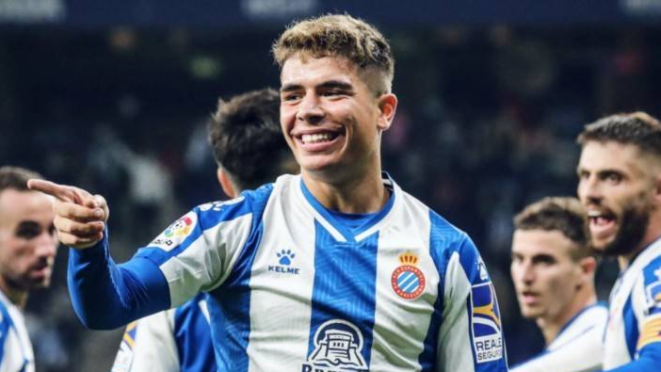 爱游戏体育链接-包含非洲天才新星崭露头角，引领球队逆袭的词条