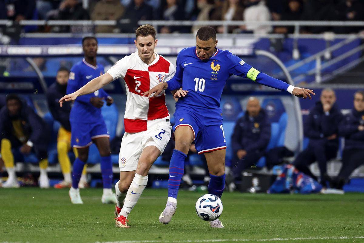 爱游戏体育地址-法国国家队在欧洲友谊赛中战胜对手