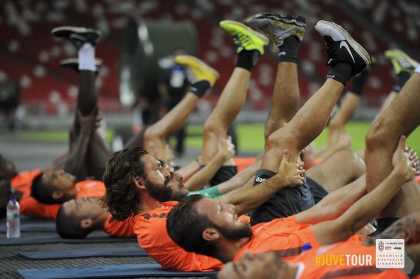 爱游戏网页版-新加坡队员受伤报销，团队备战受影响