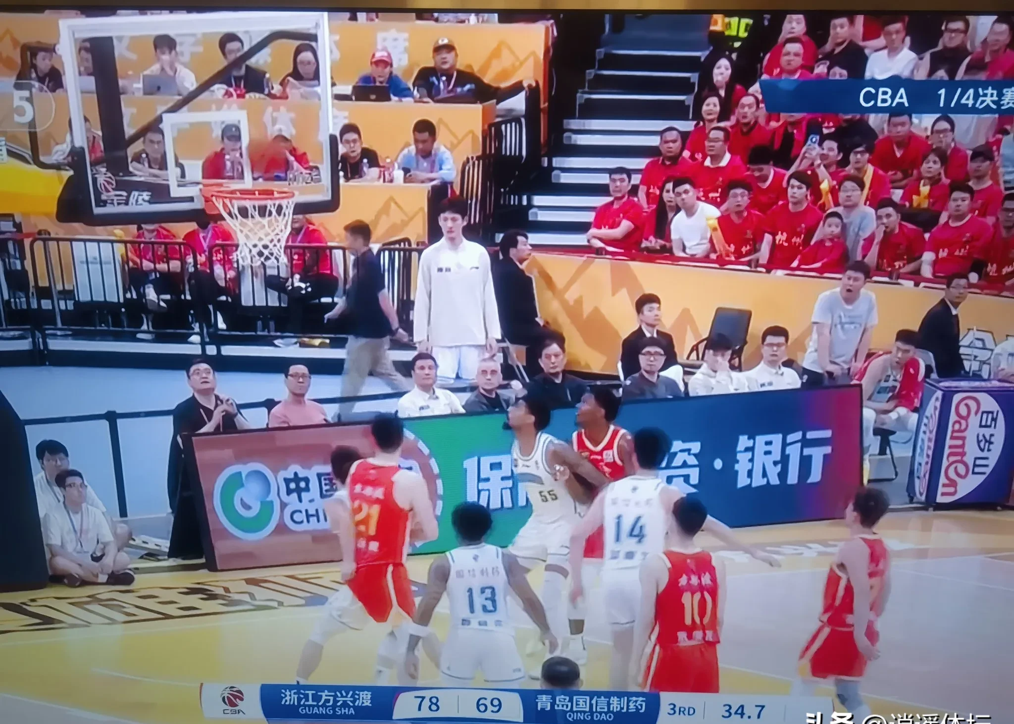 辽宁本钢豪取五连胜,稳坐CBA榜首位置 辽宁本钢豪取五连胜,稳坐CBA榜首位置