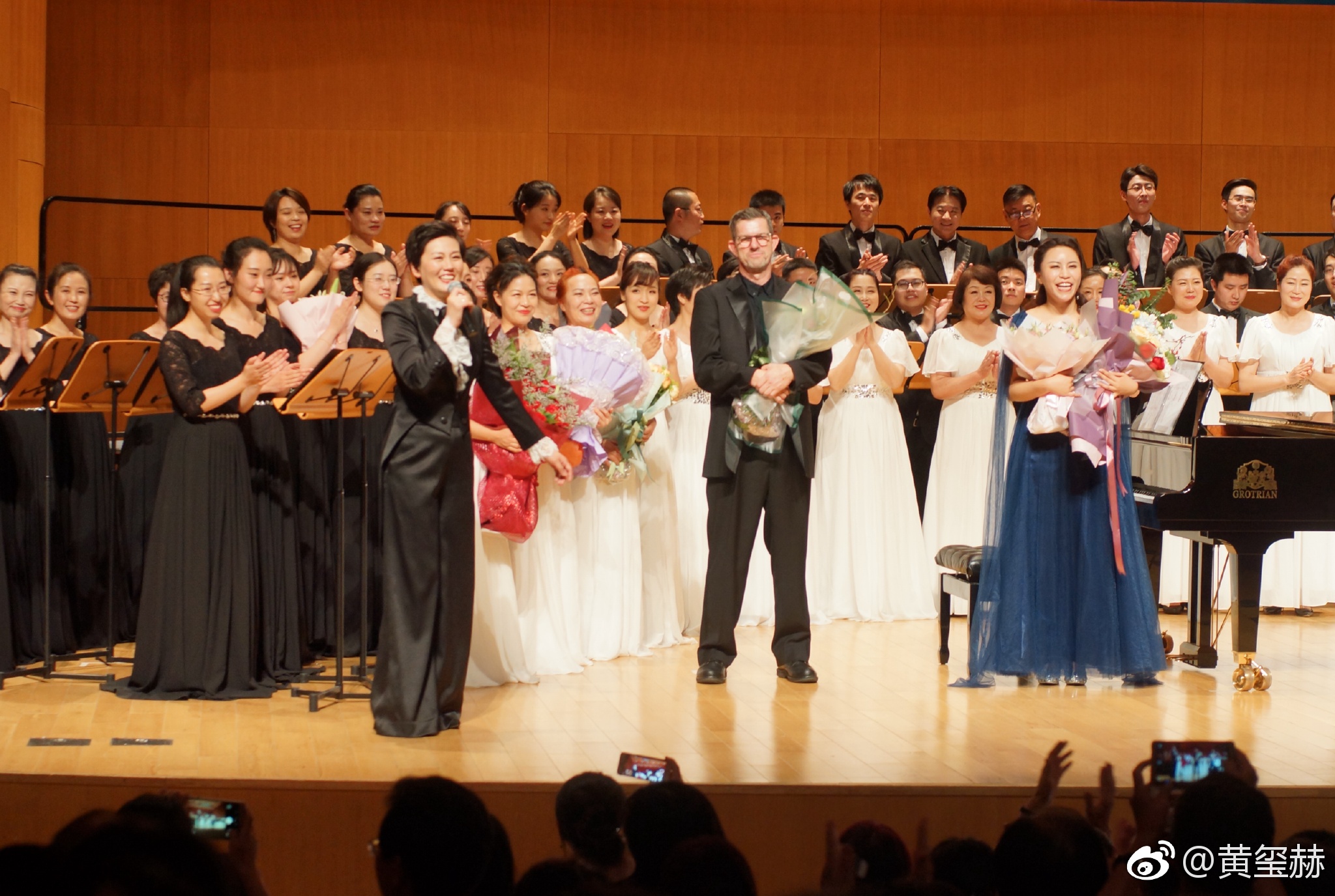 爱游戏网页版入口-比利时射手在阿姆斯特丹举办公益音乐会的简单介绍