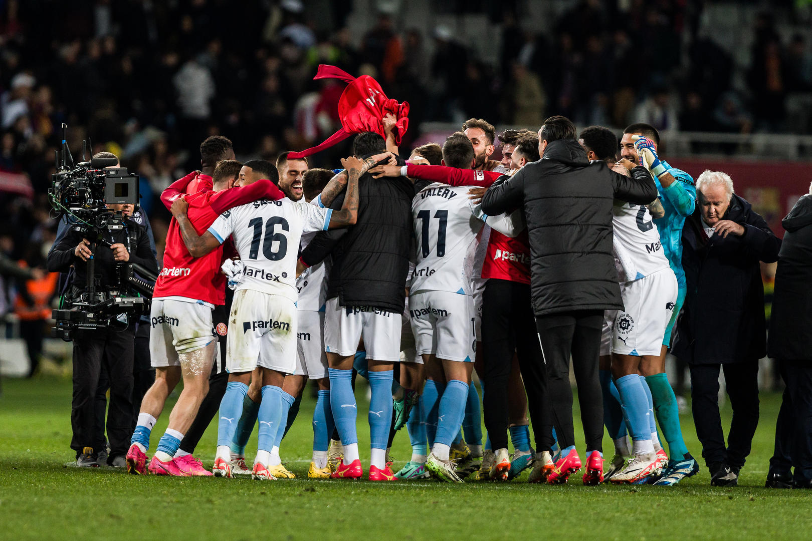 包含斯旺西城中场组织进攻出色,带队取得胜利的词条 包含斯旺西城中场组织进攻出色,带队取得胜利的词条