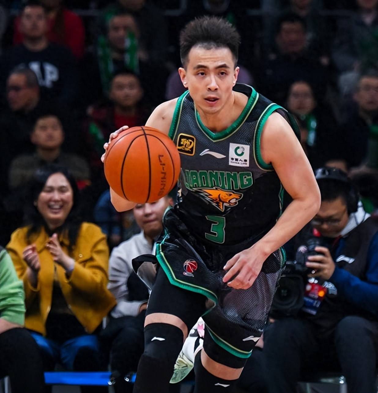 爱游戏网页版登录入口-辽宁队战胜搏击，在比赛中取胜