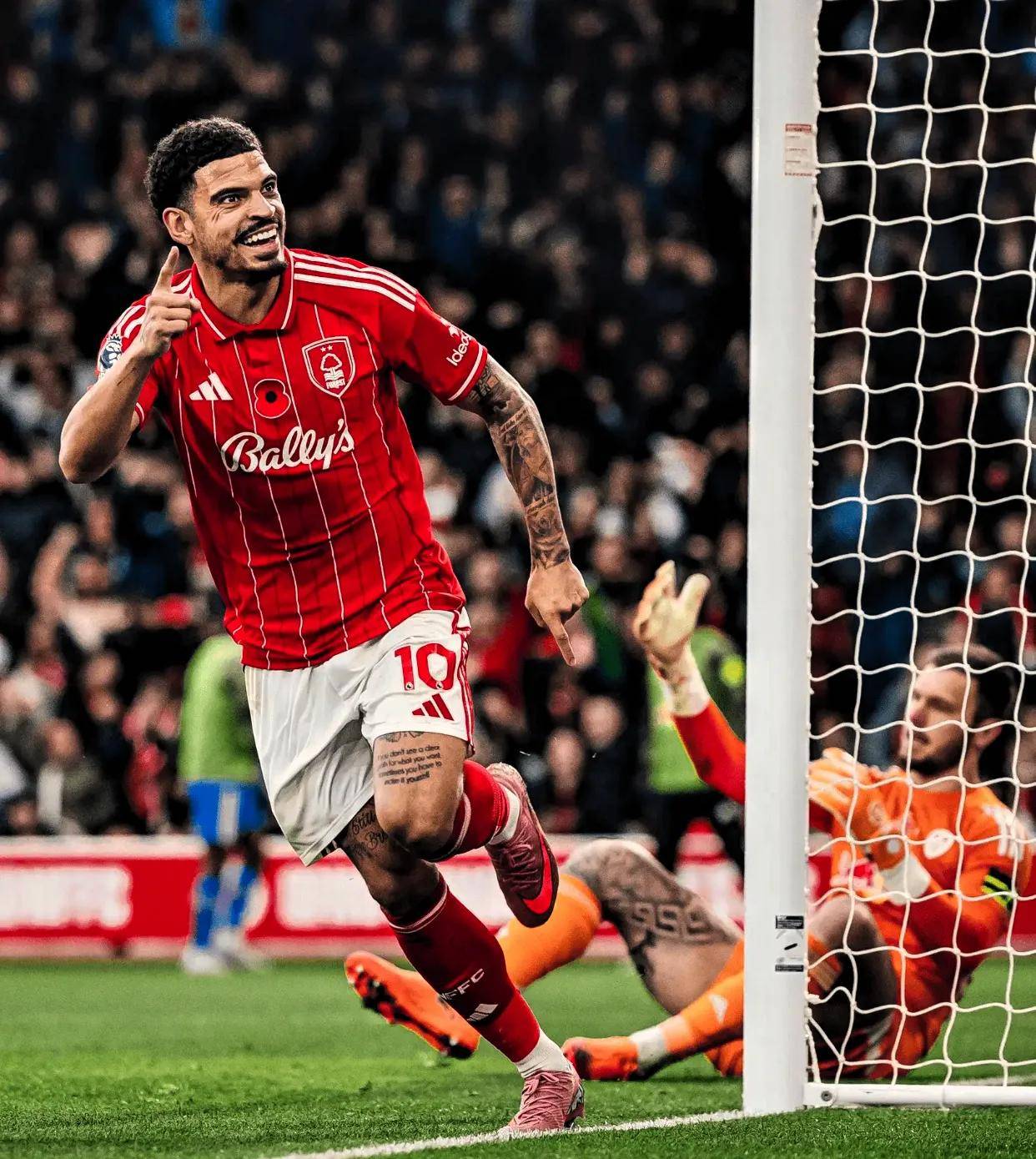 阿森纳胜利，继续保持英超前四