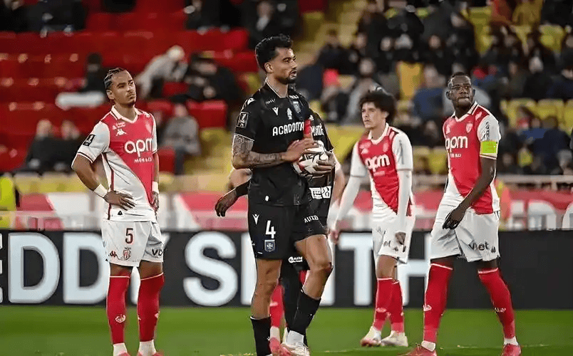 爱游戏在线登录-尼姆对阵亚眠，困境之战关键抢分的简单介绍